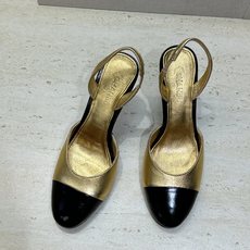 CHANEL 香奈儿2026早春新款果冻色高跟女鞋 小香双C字母logo五金扣樱桃跟方头拼色百搭后空凉鞋 材质:鞋面进 CHANEL 香奈儿2026早春新款果冻色高跟女鞋 小香双C字母logo五金扣樱桃跟方头拼色百搭后空凉鞋 材质:鞋面进