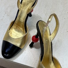 CHANEL 香奈儿2026早春新款果冻色高跟女鞋 小香双C字母logo五金扣樱桃跟方头拼色百搭后空凉鞋 材质:鞋面进 CHANEL 香奈儿2026早春新款果冻色高跟女鞋 小香双C字母logo五金扣樱桃跟方头拼色百搭后空凉鞋 材质:鞋面进