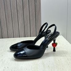 CHANEL 香奈儿2026早春新款果冻色高跟女鞋 小香双C字母logo五金扣樱桃跟方头拼色百搭后空凉鞋 材质:鞋面进 CHANEL 香奈儿2026早春新款果冻色高跟女鞋 小香双C字母logo五金扣樱桃跟方头拼色百搭后空凉鞋 材质:鞋面进