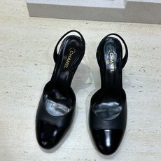 CHANEL 香奈儿2026早春新款果冻色高跟女鞋 小香双C字母logo五金扣樱桃跟方头拼色百搭后空凉鞋 材质:鞋面进 CHANEL 香奈儿2026早春新款果冻色高跟女鞋 小香双C字母logo五金扣樱桃跟方头拼色百搭后空凉鞋 材质:鞋面进
