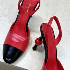 CHANEL 香奈儿2026早春新款果冻色高跟女鞋 小香双C字母logo五金扣樱桃跟方头拼色百搭后空凉鞋 材质:鞋面进 CHANEL 香奈儿2026早春新款果冻色高跟女鞋 小香双C字母logo五金扣樱桃跟方头拼色百搭后空凉鞋 材质:鞋面进