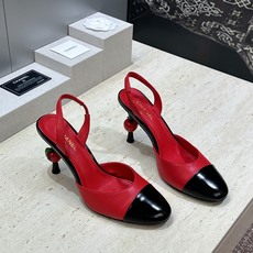 CHANEL 香奈儿2026早春新款果冻色高跟女鞋 小香双C字母logo五金扣樱桃跟方头拼色百搭后空凉鞋 材质:鞋面进 CHANEL 香奈儿2026早春新款果冻色高跟女鞋 小香双C字母logo五金扣樱桃跟方头拼色百搭后空凉鞋 材质:鞋面进