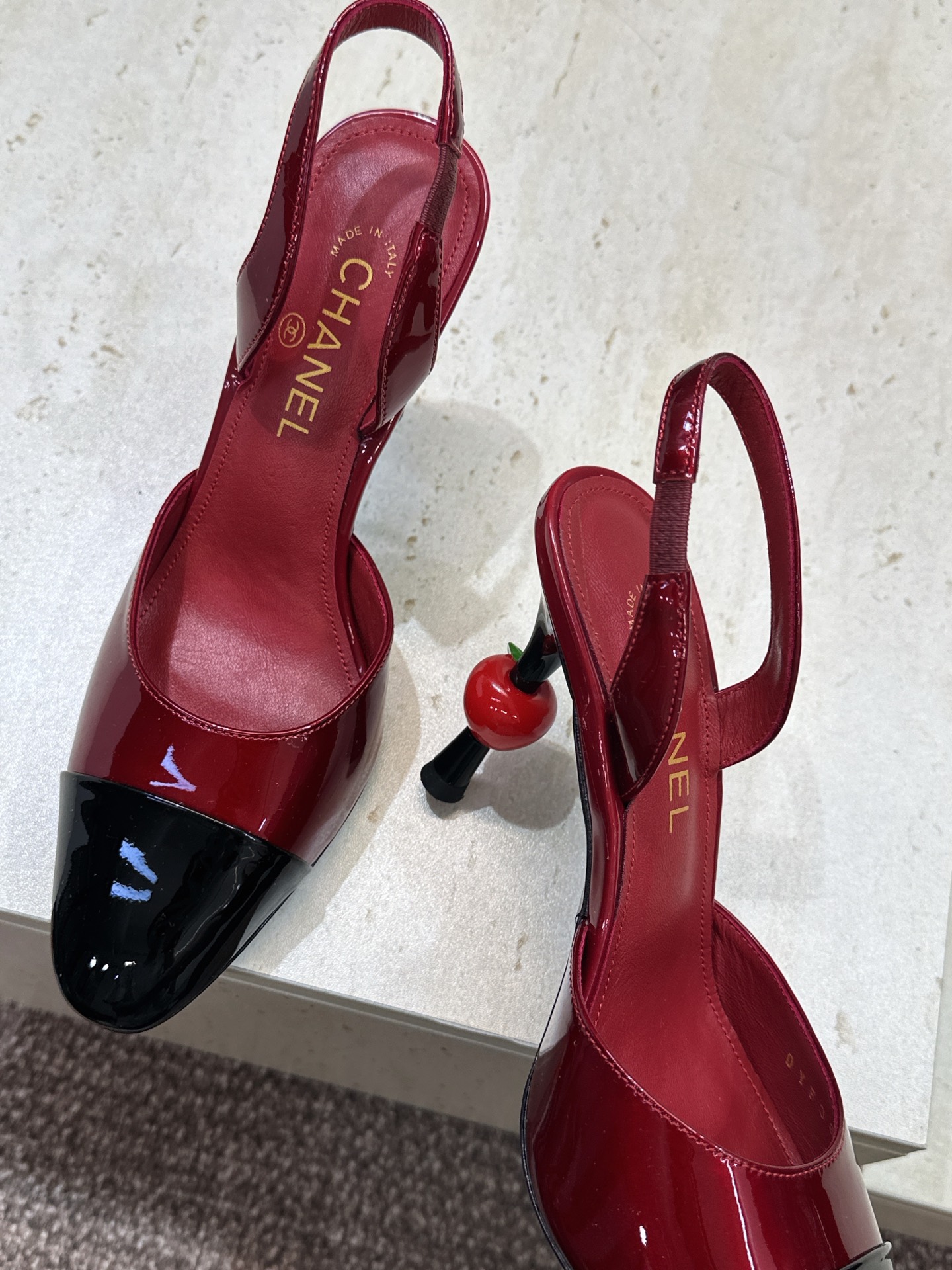 CHANEL 香奈儿2026早春新款果冻色高跟女鞋 小香双C字母logo五金扣樱桃跟方头拼色百搭后空凉鞋 材质:鞋面进 CHANEL 香奈儿2026早春新款果冻色高跟女鞋 小香双C字母logo五金扣樱桃跟方头拼色百搭后空凉鞋 材质:鞋面进