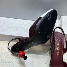CHANEL 香奈儿2026早春新款果冻色高跟女鞋 小香双C字母logo五金扣樱桃跟方头拼色百搭后空凉鞋 材质:鞋面进 CHANEL 香奈儿2026早春新款果冻色高跟女鞋 小香双C字母logo五金扣樱桃跟方头拼色百搭后空凉鞋 材质:鞋面进