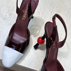 CHANEL 香奈儿2026早春新款果冻色高跟女鞋 小香双C字母logo五金扣樱桃跟方头拼色百搭后空凉鞋 材质:鞋面进 CHANEL 香奈儿2026早春新款果冻色高跟女鞋 小香双C字母logo五金扣樱桃跟方头拼色百搭后空凉鞋 材质:鞋面进