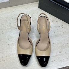 CHANEL 香奈儿2026早春新款果冻色高跟女鞋 小香双C字母logo五金扣樱桃跟方头拼色百搭后空凉鞋 材质:鞋面进 CHANEL 香奈儿2026早春新款果冻色高跟女鞋 小香双C字母logo五金扣樱桃跟方头拼色百搭后空凉鞋 材质:鞋面进