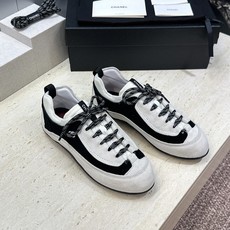 CHANEL 香奈儿2026春夏新款系带阿甘休闲徳训女鞋 小香双C字母logo圆头拼色运动跑鞋 材质:鞋面进口小牛皮/进 CHANEL 香奈儿2026春夏新款系带阿甘休闲徳训女鞋 小香双C字母logo圆头拼色运动跑鞋 材质:鞋面进口小牛皮/进