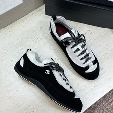 CHANEL 香奈儿2026春夏新款系带阿甘休闲徳训女鞋 小香双C字母logo圆头拼色运动跑鞋 材质:鞋面进口小牛皮/进 CHANEL 香奈儿2026春夏新款系带阿甘休闲徳训女鞋 小香双C字母logo圆头拼色运动跑鞋 材质:鞋面进口小牛皮/进