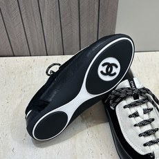 CHANEL 香奈儿2026春夏新款系带阿甘休闲徳训女鞋 小香双C字母logo圆头拼色运动跑鞋 材质:鞋面进口小牛皮/进 CHANEL 香奈儿2026春夏新款系带阿甘休闲徳训女鞋 小香双C字母logo圆头拼色运动跑鞋 材质:鞋面进口小牛皮/进