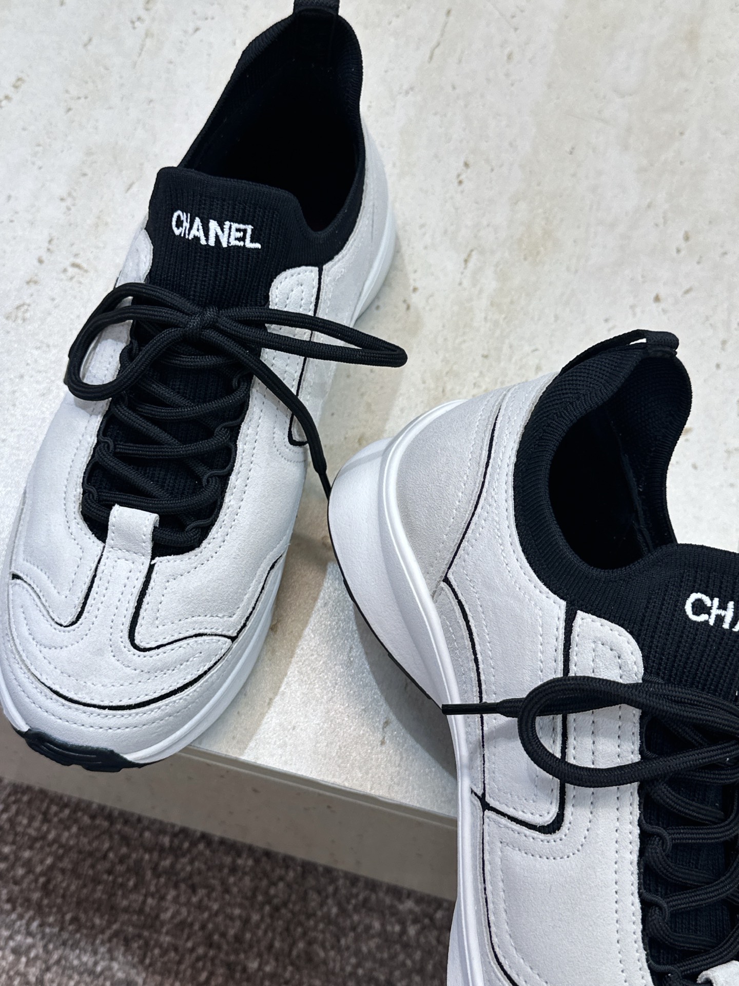 CHANEL 香奈儿2026春夏情侣新款系带阿甘休闲跑鞋男士+10 小香双C字母logo厚底圆头拼色运动老爹鞋 材质: CHANEL 香奈儿2026春夏情侣新款系带阿甘休闲跑鞋男士+10 小香双C字母logo厚底圆头拼色运动老爹鞋 材质: