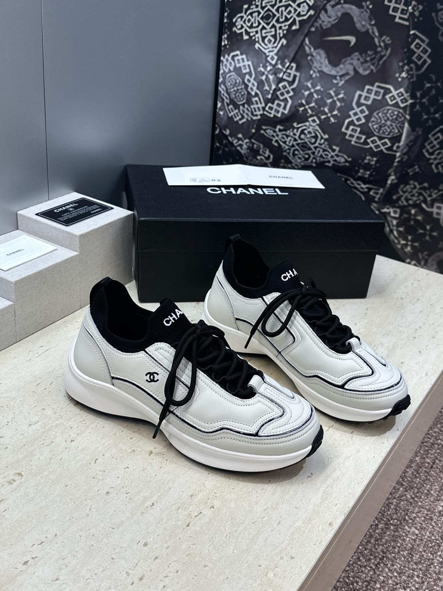 NO:921804,: Women's size/Men's size CHANEL 2026 spring and summer couple's new lace-up Forrest Gump casual running shoes Xiaoxiang double C letter logo thick-soled round-toe color-blocking sports dad shoes Material: upper imported calfskin/imported sheepskin + water-dyed sheepskin lining + original open-molded TPU outsole Size: Female size 35-42 (40.41.42 customization is not returnable)  Men's size 38-45 (38.45 customized, non-refundable), casual shoes/sports shoes, chanel, chanel, sneakers, cowhide, sheepskin, sheep19860909:女码/男码 CHANEL 香奈儿2026春夏情侣新款系带阿甘休闲跑鞋 小香双C字母logo厚底圆头拼色运动老爹鞋 材质:鞋面进口小牛皮/进口羊猄皮+水染羊皮内里+原版开模TPU大底 Size:女码35-42(40.41.42定制不退换) 男码38-45(38.45定制不退换),休闲鞋/运动鞋,chanel,chanel,sneakers,cowhide,sheepskin,sheep,Women's Shoes