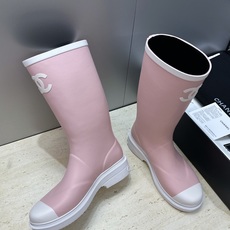 CHANEL 香奈儿春秋经典款时尚果冻色高筒女雨靴 小香双C字母logo厚底圆头低跟一脚蹬拼色机车骑士长靴 材质:鞋 CHANEL 香奈儿春秋经典款时尚果冻色高筒女雨靴 小香双C字母logo厚底圆头低跟一脚蹬拼色机车骑士长靴 材质:鞋