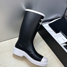 CHANEL 香奈儿春秋经典款时尚果冻色高筒女雨靴 小香双C字母logo厚底圆头低跟一脚蹬拼色机车骑士长靴 材质:鞋 CHANEL 香奈儿春秋经典款时尚果冻色高筒女雨靴 小香双C字母logo厚底圆头低跟一脚蹬拼色机车骑士长靴 材质:鞋