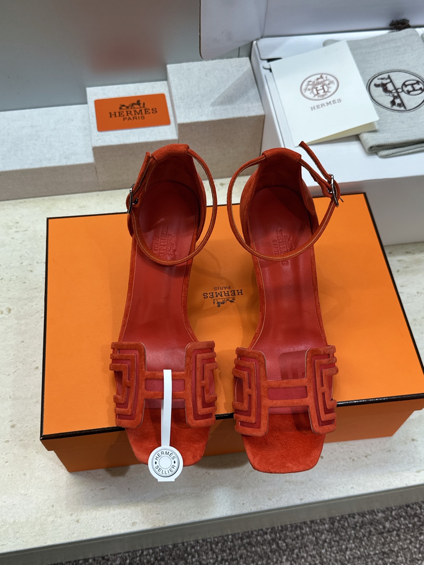 (配全套飞机盒) 莞产 代购级 爱马仕 Hermes 2026春夏新款经典系列新色Joy果冻色工字拖女鞋  H家字母lo