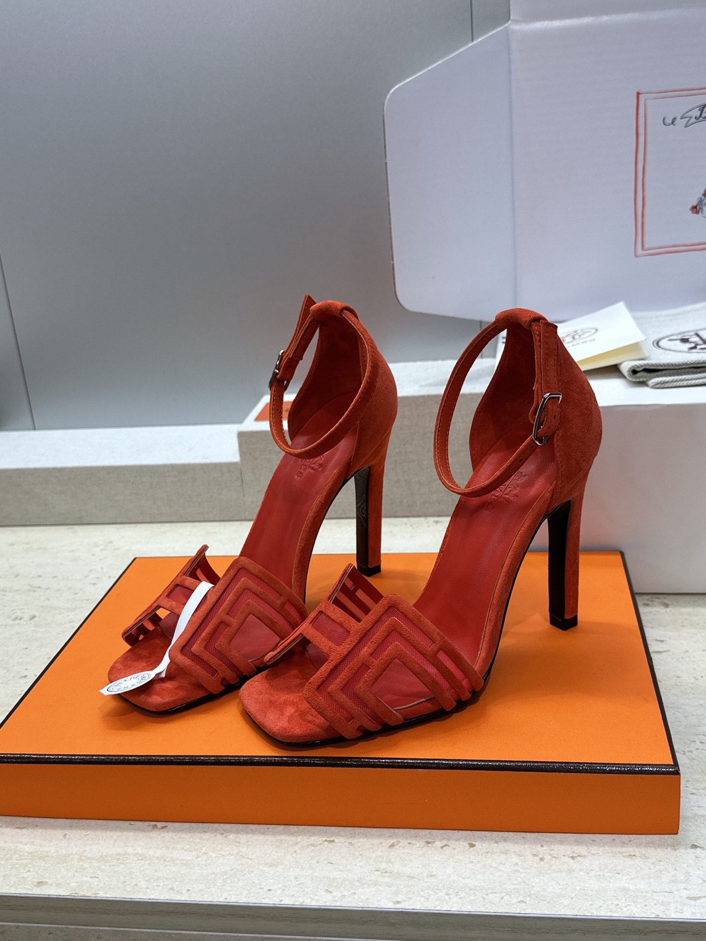 (配全套飞机盒) 莞产 代购级 爱马仕 Hermes 2026春夏新款经典系列新色Joy果冻色工字拖女鞋 H家字母lo (配全套飞机盒) 莞产 代购级 爱马仕 Hermes 2026春夏新款经典系列新色Joy果冻色工字拖女鞋 H家字母lo