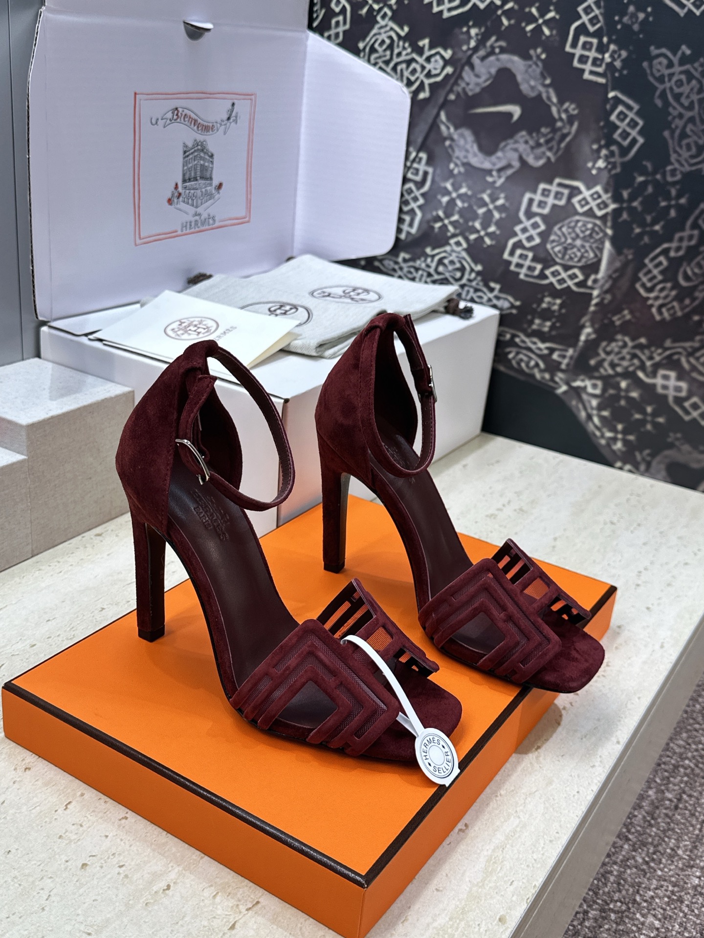 NO:921903,(With a complete set of airplane cases) Guan-made purchasing agent Hermes 2026 spring and summer new classic series new color Joy jelly color racer women's shoes H family logo high-heeled square toe open toe back sandals Material upper imported sheep leather/environmentally friendly breathable mesh + water-dyed cowhide lining + Italian genuine leather outsole Heel height: 7CM/10.5CM Size:  34-43 (34.40.41.42.43 customization is not returnable), high heels sandals, hermes, hermes, sandals, high heels, cowhide, sheep, Leather soles19860909(配全套飞机盒) 莞产 代购级 爱马仕 Hermes 2026春夏新款经典系列新色Joy果冻色工字拖女鞋 H家字母logo高跟方头露趾后包凉鞋 材质鞋面进口羊猄皮/环保透气网面+水染牛皮内里+意大利真皮大底 跟高:7CM/10.5CM Size: 34-43（34.40.41.42.43定制不退换）,高跟鞋凉鞋,hermes,hermes,sandals,high heels,cowhide,sheep,Leather soles,Women's Shoes