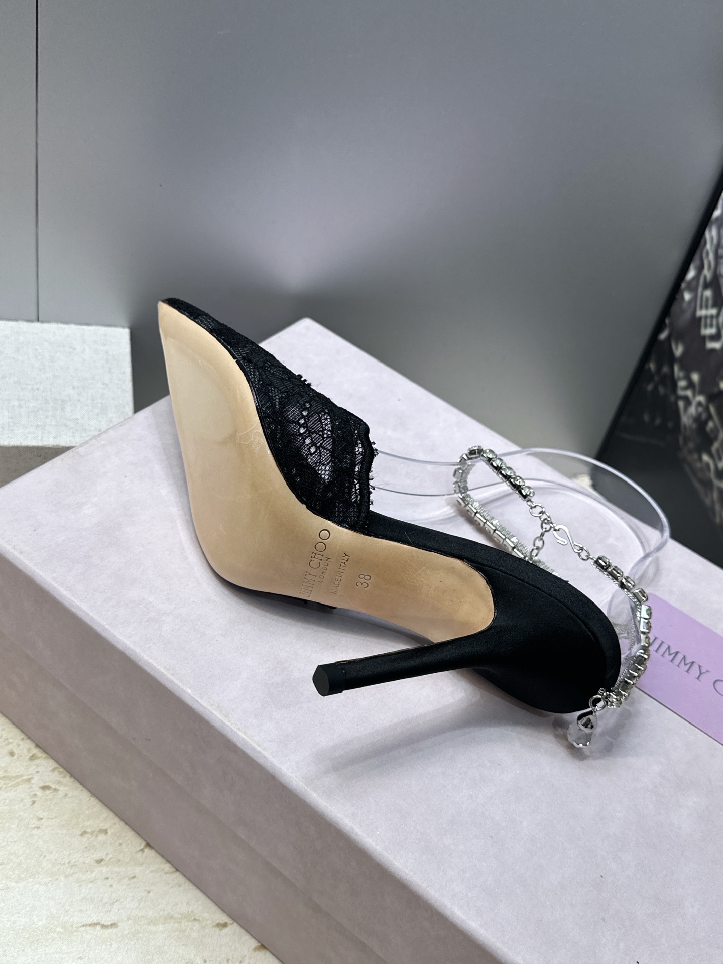 周仰杰Jimmy Choo 2026春夏新款水钻链条时尚女婚鞋 吉米周JC明星同款字母logo 五金扣高跟尖头串珠后空凉