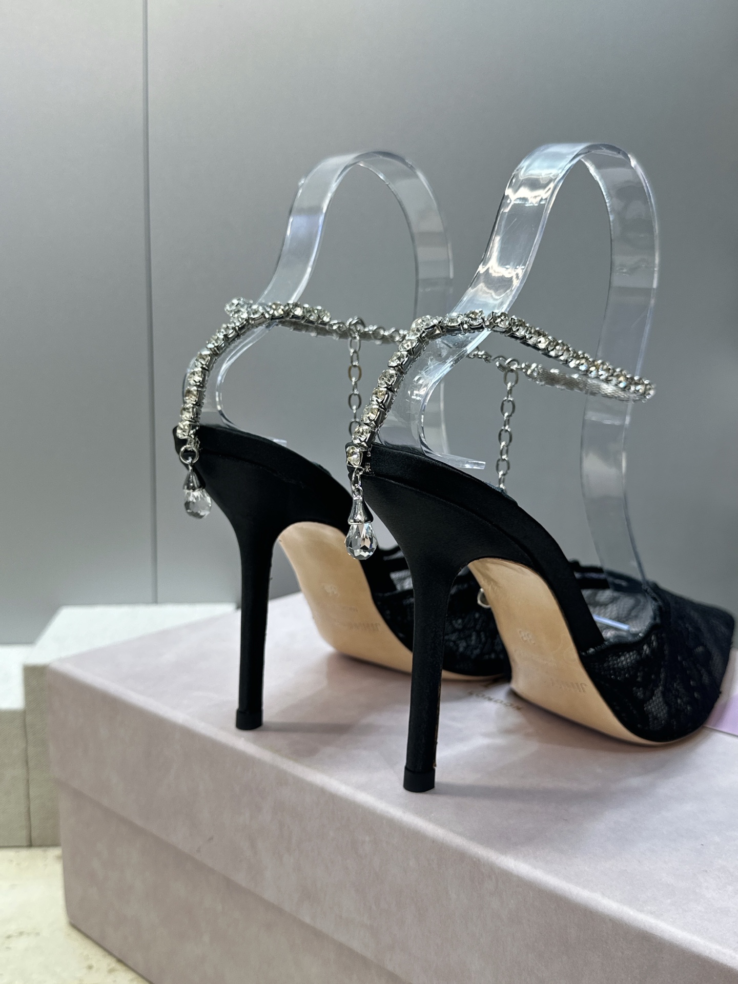 周仰杰Jimmy Choo 2026春夏新款水钻链条时尚女婚鞋 吉米周JC明星同款字母logo 五金扣高跟尖头串珠后空凉