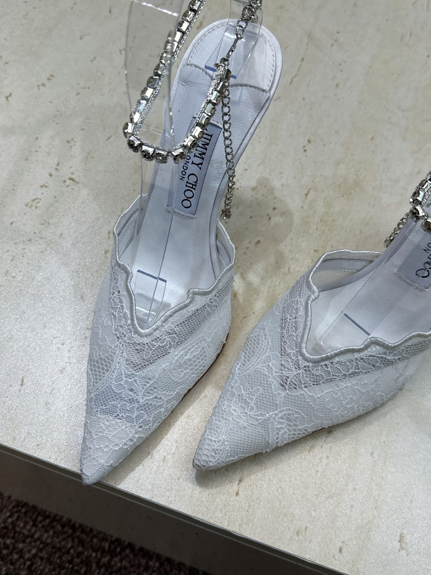 周仰杰Jimmy Choo 2026春夏新款水钻链条时尚女婚鞋 吉米周JC明星同款字母logo 五金扣高跟尖头串珠后空凉 周仰杰Jimmy Choo 2026春夏新款水钻链条时尚女婚鞋 吉米周JC明星同款字母logo 五金扣高跟尖头串珠后空凉