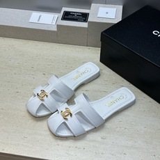 CHANEL 香奈儿 2026春夏新款罗马风格穆勒女鞋 小香双C字母logo五金扣平底圆头镂空拼色凉拖鞋 材质:鞋面进 CHANEL 香奈儿 2026春夏新款罗马风格穆勒女鞋 小香双C字母logo五金扣平底圆头镂空拼色凉拖鞋 材质:鞋面进