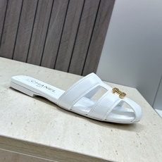 CHANEL 香奈儿 2026春夏新款罗马风格穆勒女鞋 小香双C字母logo五金扣平底圆头镂空拼色凉拖鞋 材质:鞋面进 CHANEL 香奈儿 2026春夏新款罗马风格穆勒女鞋 小香双C字母logo五金扣平底圆头镂空拼色凉拖鞋 材质:鞋面进