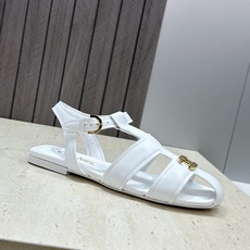 CHANEL 香奈儿 2026春夏新款罗马风格时尚女鞋 小香双C字母logo五金扣平底圆头镂空拼色凉鞋 材质:鞋面进口 CHANEL 香奈儿 2026春夏新款罗马风格时尚女鞋 小香双C字母logo五金扣平底圆头镂空拼色凉鞋 材质:鞋面进口