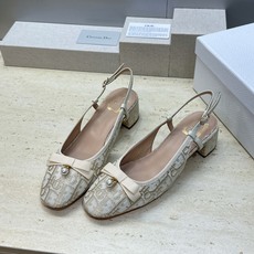 顶级版 迪奥 Dior 2026春夏高定系列新款 Ballet 低跟玛丽珍芭蕾舞女鞋 CD字母logo标志性老花电绣五金 顶级版 迪奥 Dior 2026春夏高定系列新款 Ballet 低跟玛丽珍芭蕾舞女鞋 CD字母logo标志性老花电绣五金