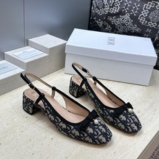 顶级版 迪奥 Dior 2026春夏高定系列新款 Ballet 低跟玛丽珍芭蕾舞女鞋 CD字母logo标志性老花电绣五金 顶级版 迪奥 Dior 2026春夏高定系列新款 Ballet 低跟玛丽珍芭蕾舞女鞋 CD字母logo标志性老花电绣五金