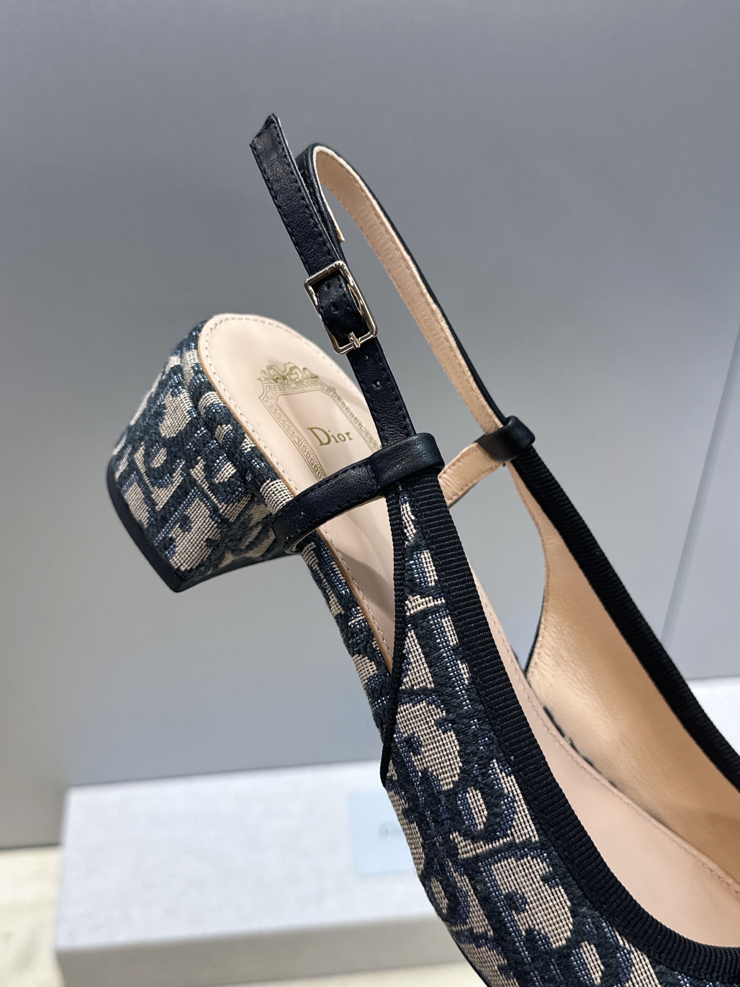 顶级版 迪奥 Dior 2026春夏高定系列新款 Ballet 低跟玛丽珍芭蕾舞女鞋 CD字母logo标志性老花电绣五金