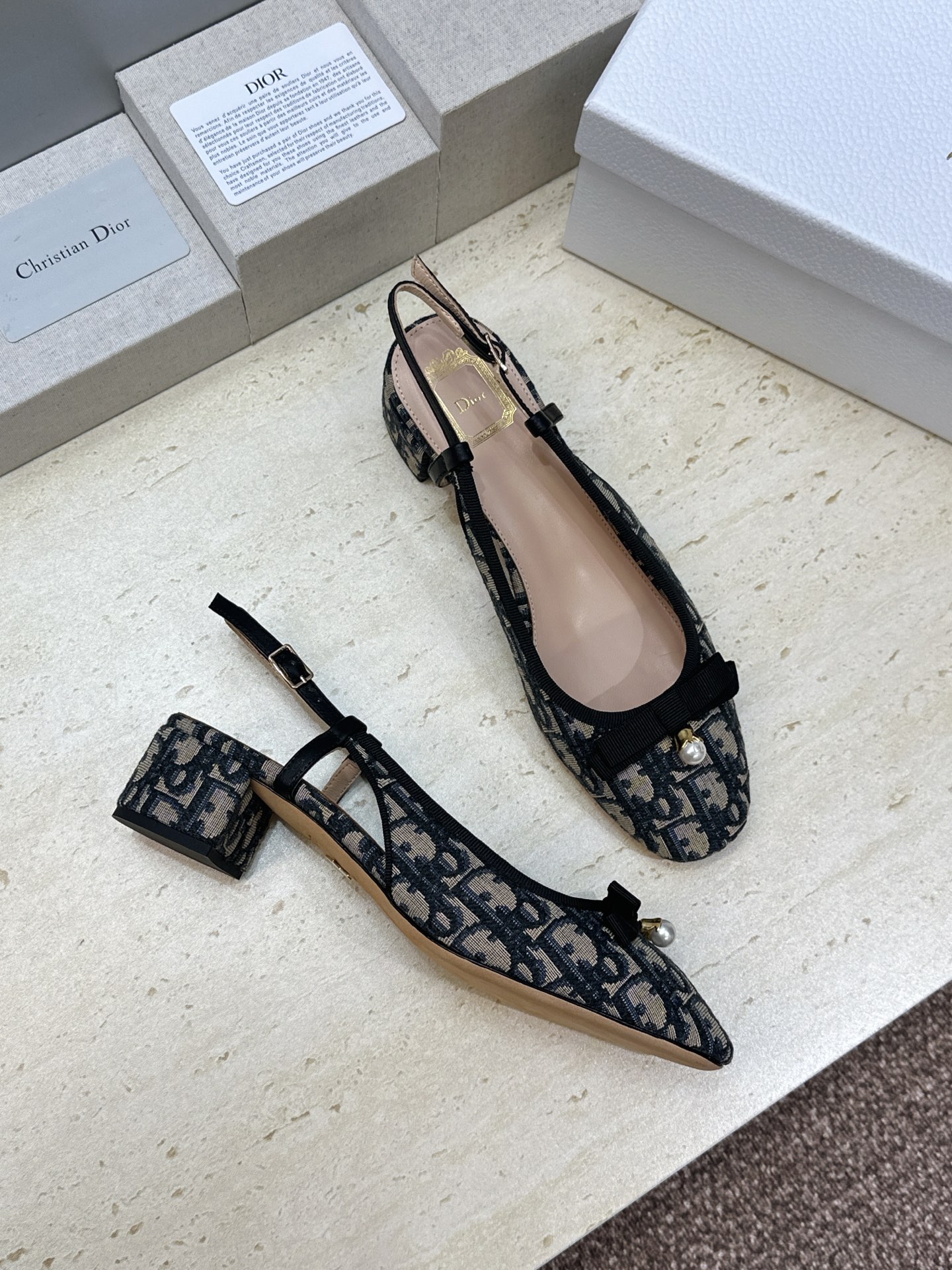 顶级版 迪奥 Dior 2026春夏高定系列新款 Ballet 低跟玛丽珍芭蕾舞女鞋 CD字母logo标志性老花电绣五金
