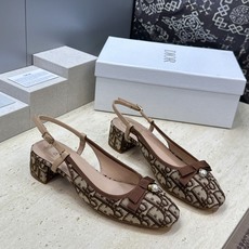 顶级版 迪奥 Dior 2026春夏高定系列新款 Ballet 低跟玛丽珍芭蕾舞女鞋 CD字母logo标志性老花电绣五金 顶级版 迪奥 Dior 2026春夏高定系列新款 Ballet 低跟玛丽珍芭蕾舞女鞋 CD字母logo标志性老花电绣五金