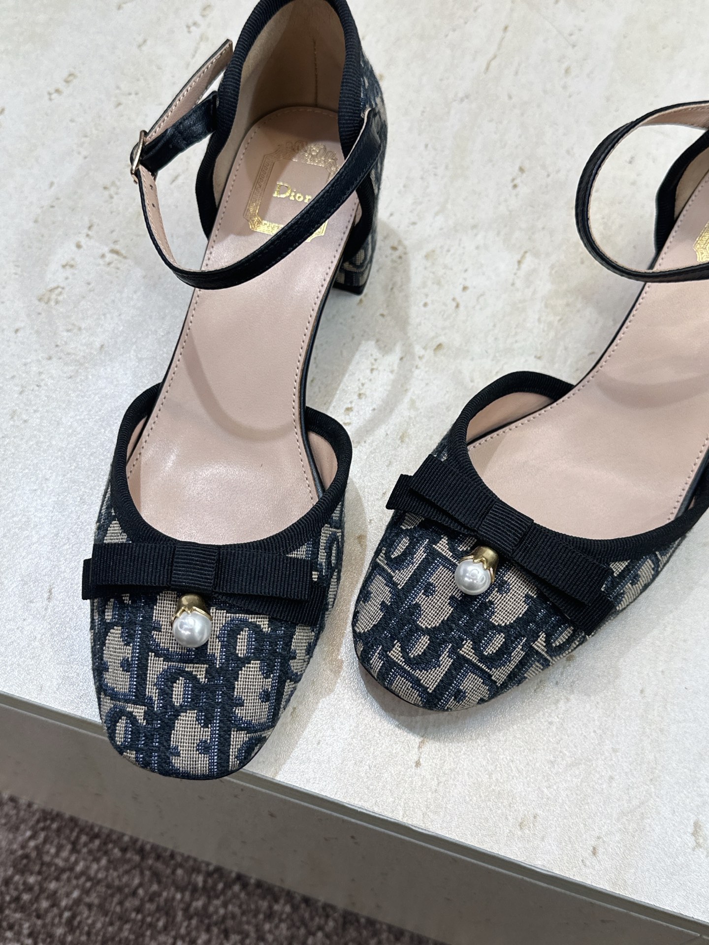 顶级版 迪奥 Dior 2026春夏高定系列新款 Ballet 低跟玛丽珍芭蕾舞女鞋 CD字母logo标志性老花电绣五金 顶级版 迪奥 Dior 2026春夏高定系列新款 Ballet 低跟玛丽珍芭蕾舞女鞋 CD字母logo标志性老花电绣五金