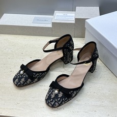 顶级版 迪奥 Dior 2026春夏高定系列新款 Ballet 低跟玛丽珍芭蕾舞女鞋 CD字母logo标志性老花电绣五金 顶级版 迪奥 Dior 2026春夏高定系列新款 Ballet 低跟玛丽珍芭蕾舞女鞋 CD字母logo标志性老花电绣五金