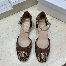 顶级版 迪奥 Dior 2026春夏高定系列新款 Ballet 低跟玛丽珍芭蕾舞女鞋 CD字母logo标志性老花电绣五金 顶级版 迪奥 Dior 2026春夏高定系列新款 Ballet 低跟玛丽珍芭蕾舞女鞋 CD字母logo标志性老花电绣五金