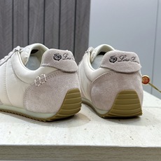 Loro Piana 2026春夏新款情侣系列休闲系带德训鞋 LP字母logo平底圆头老钱风拼色阿甘跑鞋 材质:鞋面进 Loro Piana 2026春夏新款情侣系列休闲系带德训鞋 LP字母logo平底圆头老钱风拼色阿甘跑鞋 材质:鞋面进