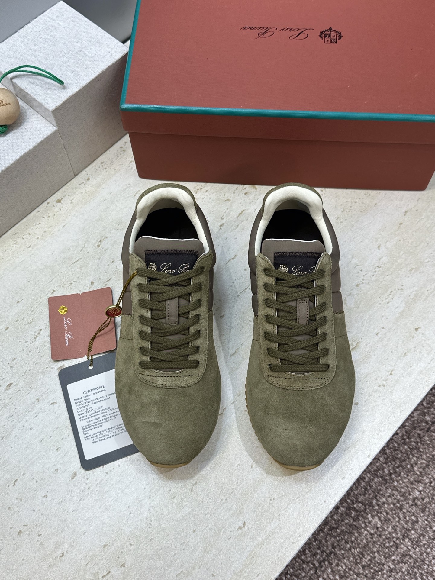 Loro Piana 2026春夏新款情侣系列休闲系带德训鞋 LP字母logo平底圆头老钱风拼色阿甘跑鞋 材质:鞋面进 Loro Piana 2026春夏新款情侣系列休闲系带德训鞋 LP字母logo平底圆头老钱风拼色阿甘跑鞋 材质:鞋面进
