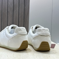 Loro Piana 2026春夏新款情侣系列休闲系带德训鞋 LP字母logo平底圆头老钱风拼色阿甘跑鞋 材质:鞋面进 Loro Piana 2026春夏新款情侣系列休闲系带德训鞋 LP字母logo平底圆头老钱风拼色阿甘跑鞋 材质:鞋面进
