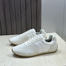 Loro Piana 2026春夏新款情侣系列休闲系带德训鞋 LP字母logo平底圆头老钱风拼色阿甘跑鞋 材质:鞋面进 Loro Piana 2026春夏新款情侣系列休闲系带德训鞋 LP字母logo平底圆头老钱风拼色阿甘跑鞋 材质:鞋面进