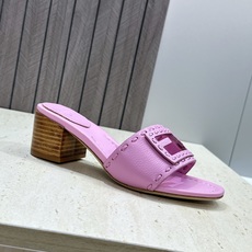 芬迪 Fendi 2026春夏新款果冻色中跟沙滩女鞋 F家字母logo粗跟圆头镂空露趾凉拖鞋 材质:鞋面进口小牛皮+水染 芬迪 Fendi 2026春夏新款果冻色中跟沙滩女鞋 F家字母logo粗跟圆头镂空露趾凉拖鞋 材质:鞋面进口小牛皮+水染