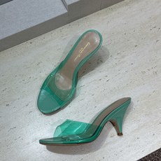 Gianvito Rossi 塞乔.罗茜2026春夏新款糖果色女鞋 GR字母logo高跟圆头鱼嘴露趾拼色凉拖鞋 材质:鞋 Gianvito Rossi 塞乔.罗茜2026春夏新款糖果色女鞋 GR字母logo高跟圆头鱼嘴露趾拼色凉拖鞋 材质:鞋