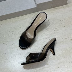 Gianvito Rossi 塞乔.罗茜2026春夏新款糖果色女鞋 GR字母logo高跟圆头鱼嘴露趾拼色凉拖鞋 材质:鞋 Gianvito Rossi 塞乔.罗茜2026春夏新款糖果色女鞋 GR字母logo高跟圆头鱼嘴露趾拼色凉拖鞋 材质:鞋