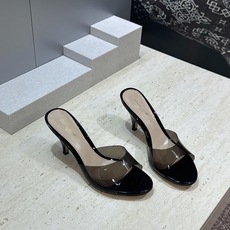 Gianvito Rossi 塞乔.罗茜2026春夏新款糖果色女鞋 GR字母logo高跟圆头鱼嘴露趾拼色凉拖鞋 材质:鞋 Gianvito Rossi 塞乔.罗茜2026春夏新款糖果色女鞋 GR字母logo高跟圆头鱼嘴露趾拼色凉拖鞋 材质:鞋