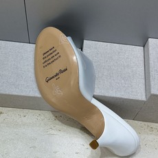Gianvito Rossi 塞乔.罗茜2026春夏新款糖果色女鞋 GR字母logo高跟圆头鱼嘴露趾拼色凉拖鞋 材质:鞋 Gianvito Rossi 塞乔.罗茜2026春夏新款糖果色女鞋 GR字母logo高跟圆头鱼嘴露趾拼色凉拖鞋 材质:鞋