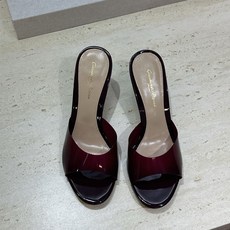 Gianvito Rossi 塞乔.罗茜2026春夏新款糖果色女鞋 GR字母logo高跟圆头鱼嘴露趾拼色凉拖鞋 材质:鞋 Gianvito Rossi 塞乔.罗茜2026春夏新款糖果色女鞋 GR字母logo高跟圆头鱼嘴露趾拼色凉拖鞋 材质:鞋