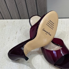 Gianvito Rossi 塞乔.罗茜2026春夏新款糖果色女鞋 GR字母logo高跟圆头鱼嘴露趾拼色凉拖鞋 材质:鞋 Gianvito Rossi 塞乔.罗茜2026春夏新款糖果色女鞋 GR字母logo高跟圆头鱼嘴露趾拼色凉拖鞋 材质:鞋