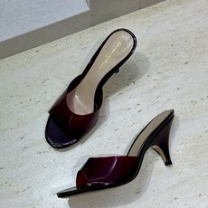 Gianvito Rossi 塞乔.罗茜2026春夏新款糖果色女鞋 GR字母logo高跟圆头鱼嘴露趾拼色凉拖鞋 材质:鞋 Gianvito Rossi 塞乔.罗茜2026春夏新款糖果色女鞋 GR字母logo高跟圆头鱼嘴露趾拼色凉拖鞋 材质:鞋