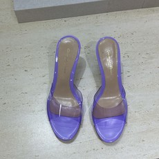 Gianvito Rossi 塞乔.罗茜2026春夏新款糖果色女鞋 GR字母logo高跟圆头鱼嘴露趾拼色凉拖鞋 材质:鞋 Gianvito Rossi 塞乔.罗茜2026春夏新款糖果色女鞋 GR字母logo高跟圆头鱼嘴露趾拼色凉拖鞋 材质:鞋