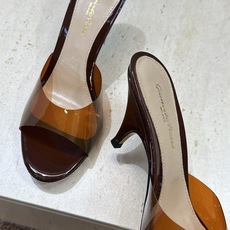 Gianvito Rossi 塞乔.罗茜2026春夏新款糖果色女鞋 GR字母logo高跟圆头鱼嘴露趾拼色凉拖鞋 材质:鞋 Gianvito Rossi 塞乔.罗茜2026春夏新款糖果色女鞋 GR字母logo高跟圆头鱼嘴露趾拼色凉拖鞋 材质:鞋