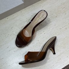 Gianvito Rossi 塞乔.罗茜2026春夏新款糖果色女鞋 GR字母logo高跟圆头鱼嘴露趾拼色凉拖鞋 材质:鞋 Gianvito Rossi 塞乔.罗茜2026春夏新款糖果色女鞋 GR字母logo高跟圆头鱼嘴露趾拼色凉拖鞋 材质:鞋