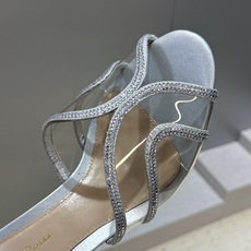 Gianvito Rossi 塞乔.罗茜2026春夏新款糖果色水钻女鞋 GR字母logo高跟圆头鱼嘴露趾拼色凉拖鞋 材质 Gianvito Rossi 塞乔.罗茜2026春夏新款糖果色水钻女鞋 GR字母logo高跟圆头鱼嘴露趾拼色凉拖鞋 材质